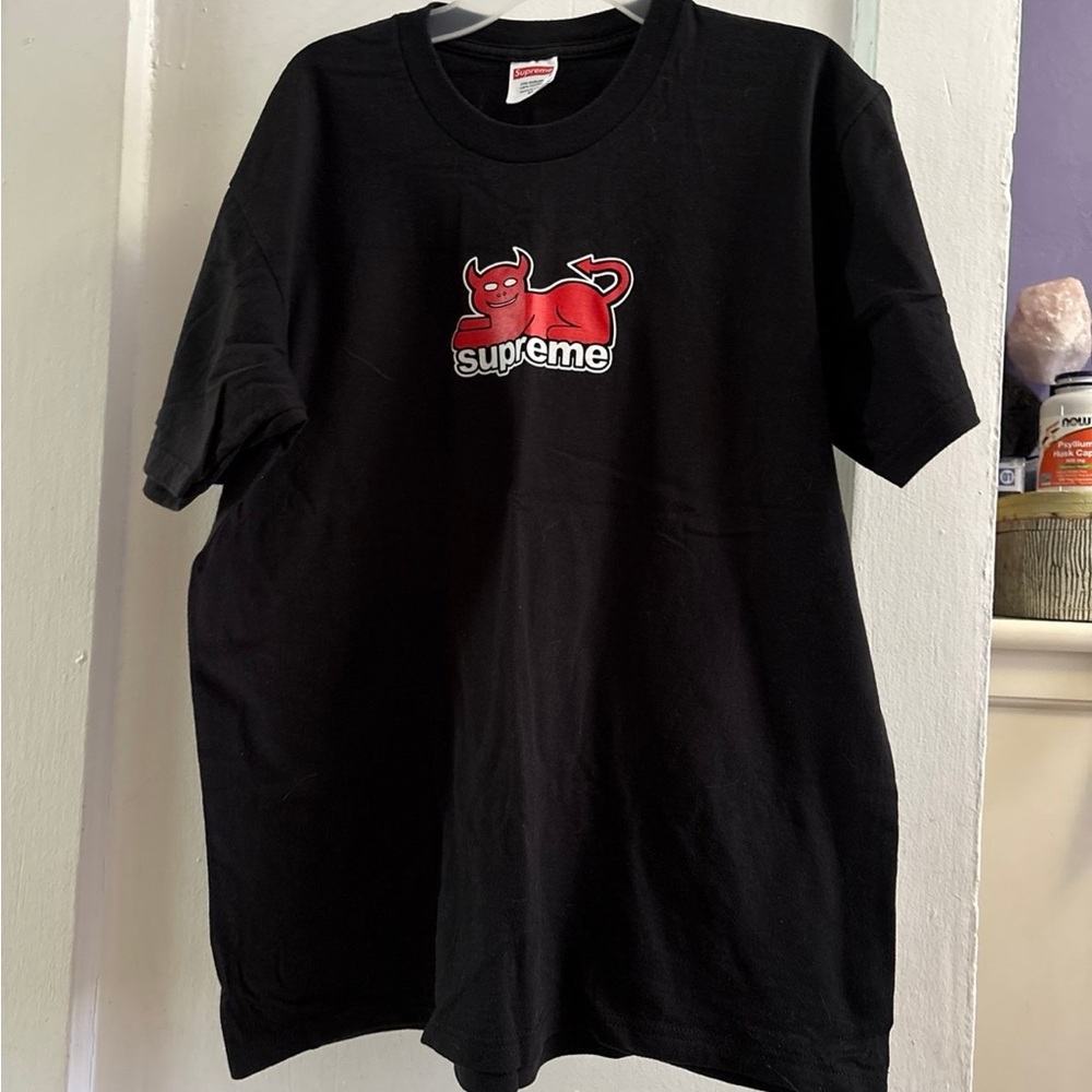 Supreme Black Short Sleeve Tee with Graphic Logo
